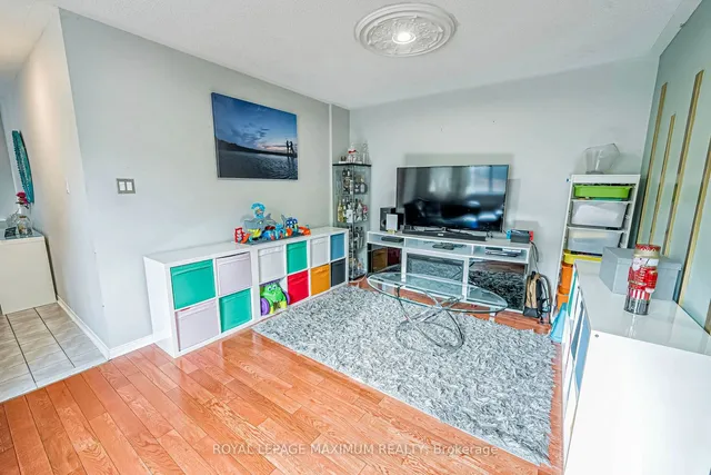 Additional image 8 of 21 Pioneer Ave