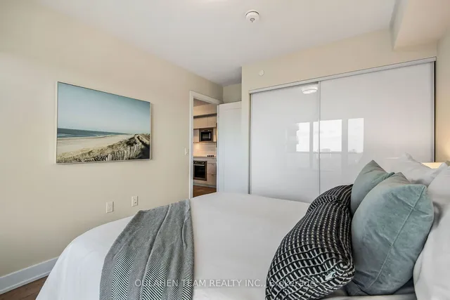 Additional image 19 of 575 Bloor St Unit 1704