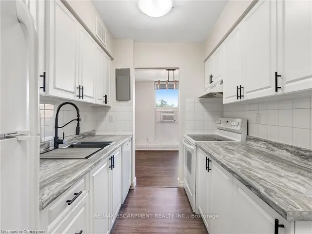 Additional image 23 of 1966 Main St Unit 1106