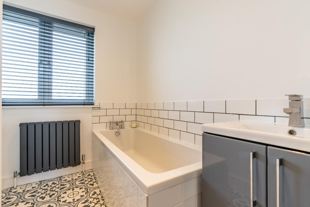 Additional image 18 of Moreton Avenue, Harpenden, Hertfordshire, AL5