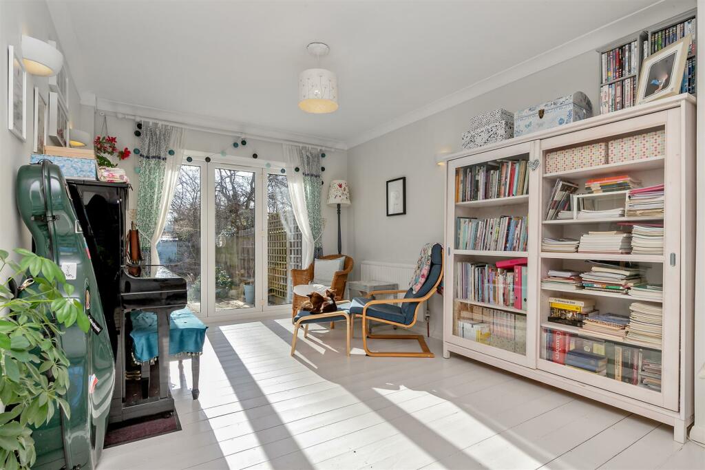 Additional image 11 of Springwood Walk, St Albans