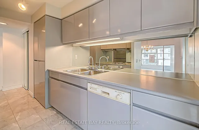 Additional image 13 of 50 Lombard St Unit 1005