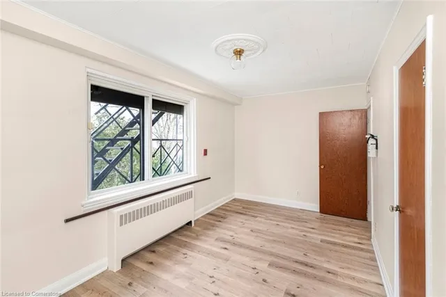 Additional image 15 of 802 King St Unit 5