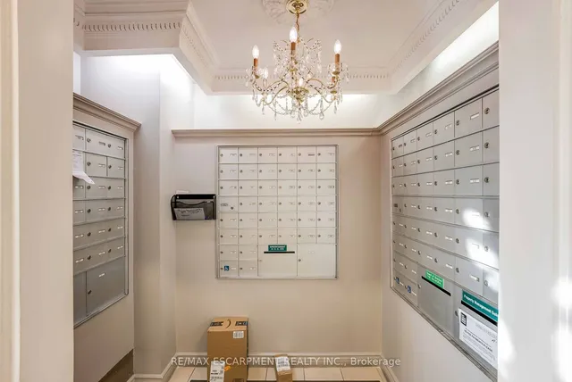 Additional image 5 of 2075 AMHERST HEIGHTS Dr Unit 402