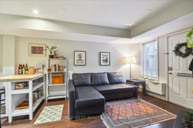 Additional image 2 of 11 Niagara St Unit 31