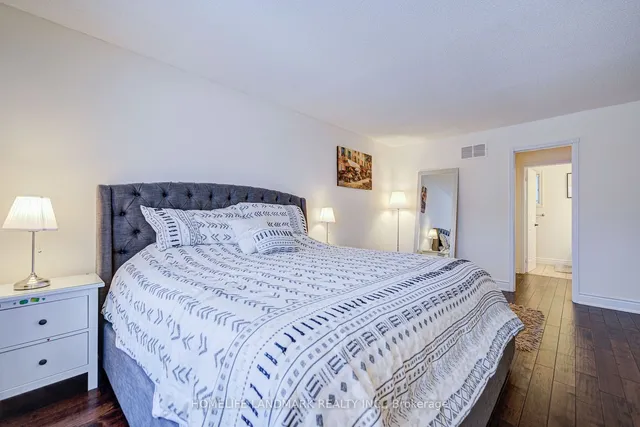 Additional image 26 of 424 Golden Oak Dr