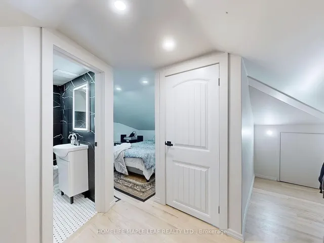 Additional image 20 of 62 Montrose Ave