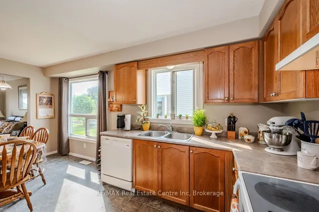 Additional image 17 of 128 Henhoeffer Cres