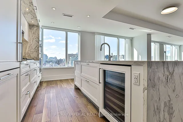 Additional image 17 of 455 Wellington St Unit 910