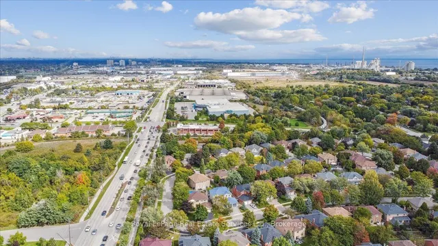 Additional image 38 of 524 Chillingham Cres