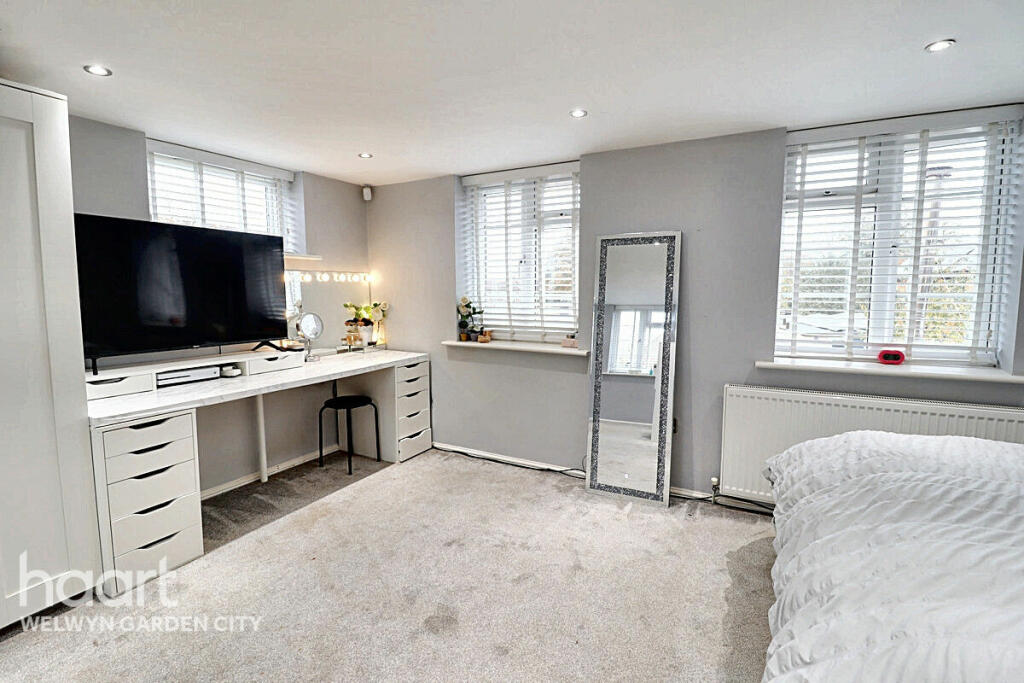 Additional image 18 of Hollybush Lane, Welwyn Garden City