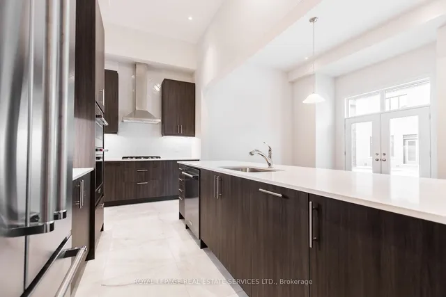 Additional image 9 of 1359 Peony Path