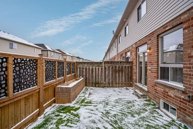 Additional image 28 of 24 Marina Point Cres