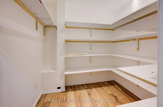 Additional image 13 of 1100 Bonin Cres