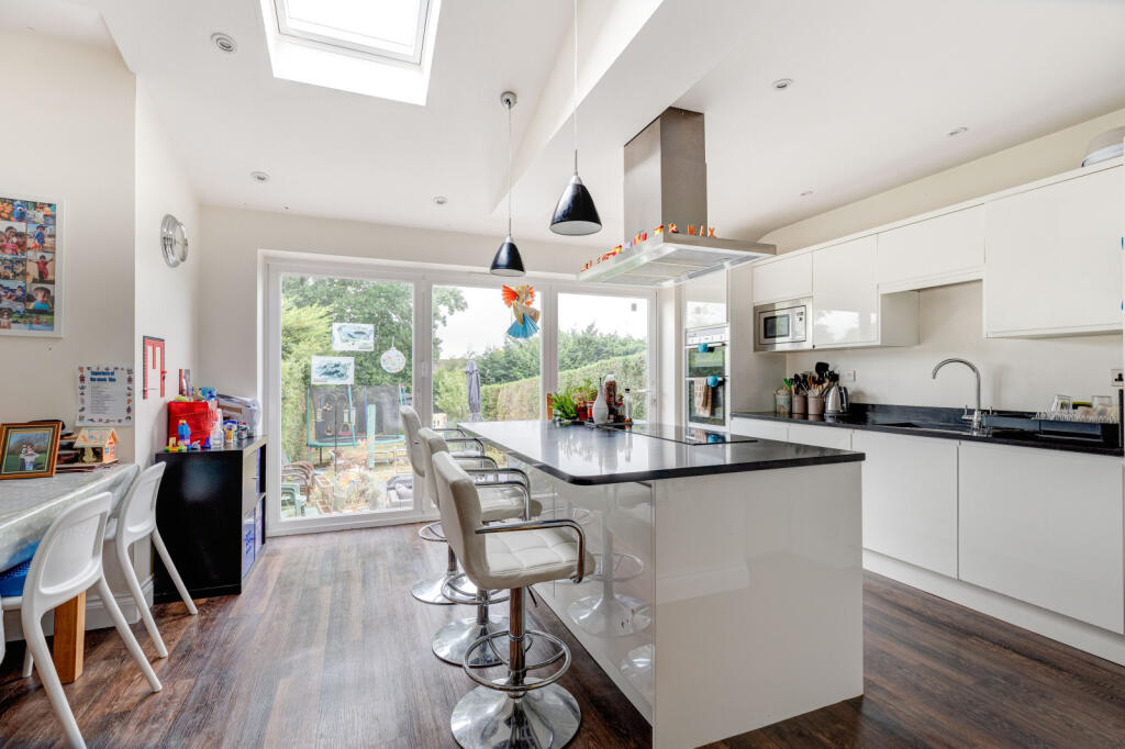 Additional image 17 of Barnfield Road, Harpenden, Hertfordshire, AL5