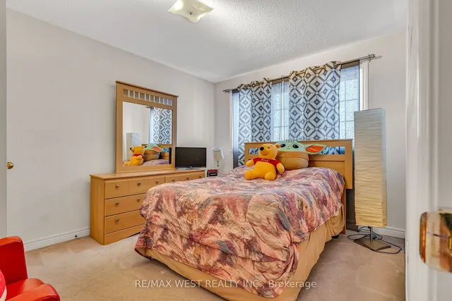 Additional image 2 of 8 Lampman Dr