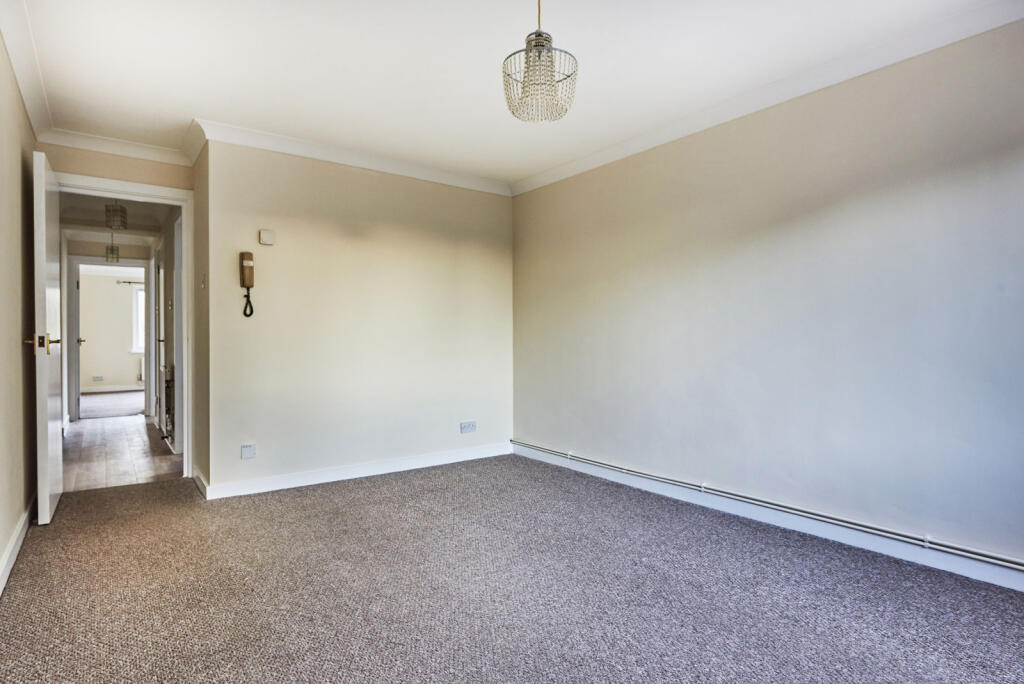 Additional image 8 of The Acorns, Wynchlands Crescent, St. Albans, Hertfordshire, AL4