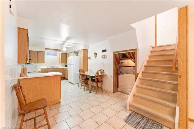 Additional image 33 of 17 Colgate Crt