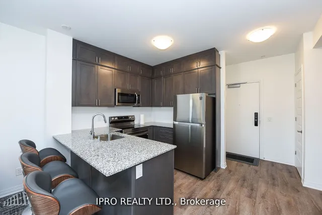 Additional image 7 of 95 Dundas St W St Unit 004