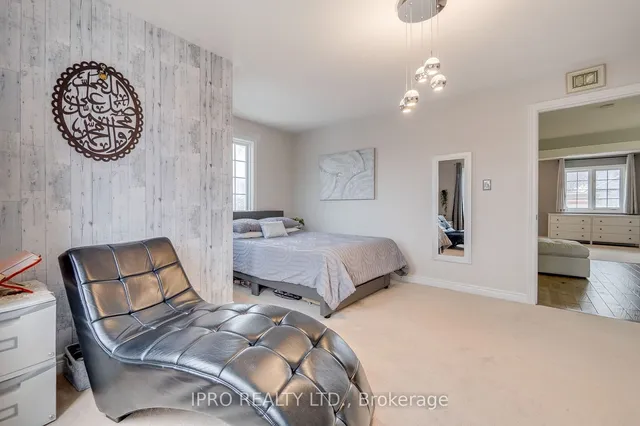 Additional image 19 of 1038 Laurier Ave