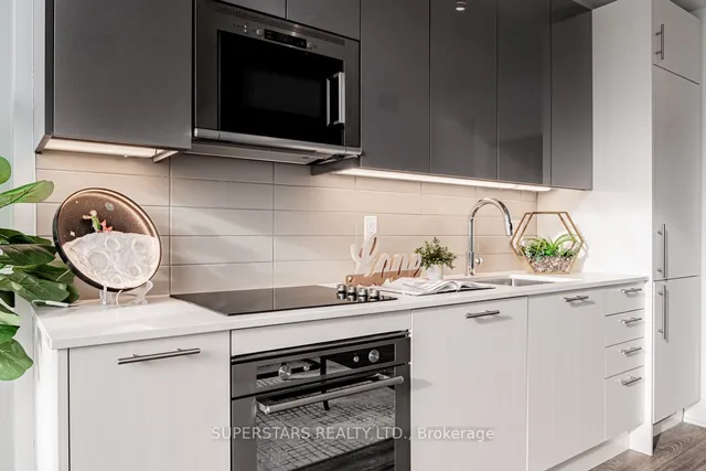 Additional image 6 of 403 Church St Unit 2613