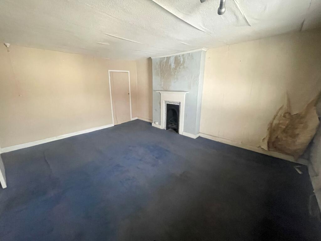 Additional image 7 of Flat, 11 Silver Street, Warminster, Wiltshire BA12 8PS