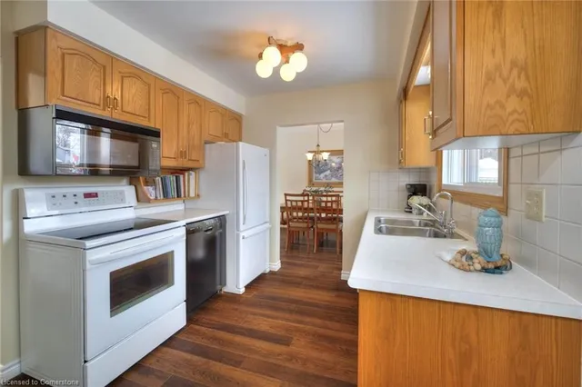 Additional image 10 of 145 Hickson Dr