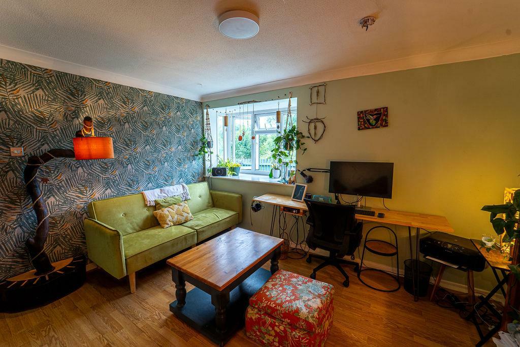 Additional image 2 of The Whithys, Street