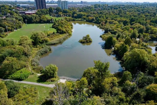 Additional image 32 of 130 Verobeach Blvd