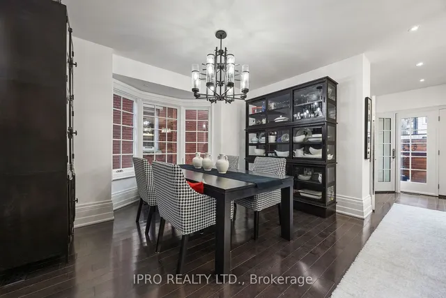 Additional image 10 of 20 Fairview Blvd