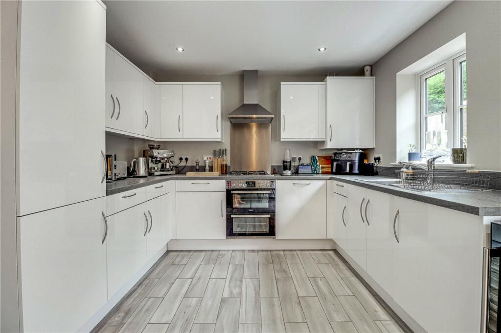 Additional image 3 of Neville Close, St. Albans, Hertfordshire, AL3