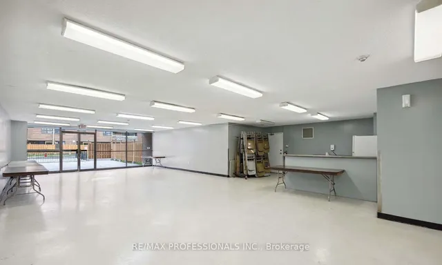 Additional image 40 of 4064 Lawrence Ave Unit 515