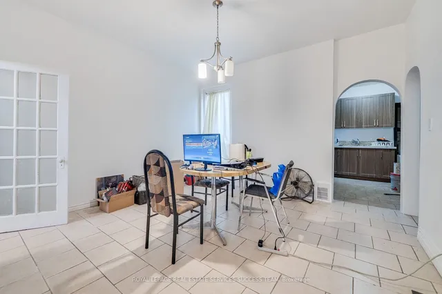 Additional image 11 of 109 Sanford Ave