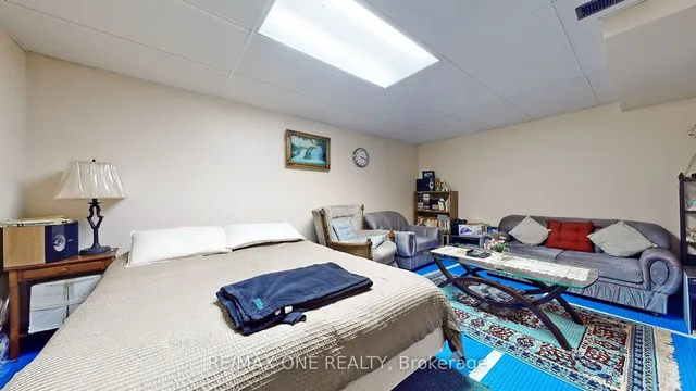 Additional image 21 of 24 Streamdale Crt