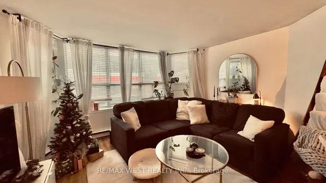 Additional image 23 of 1061 Bathurst St