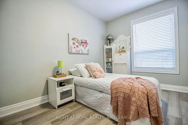 Additional image 24 of 46 L'Amoreaux Dr