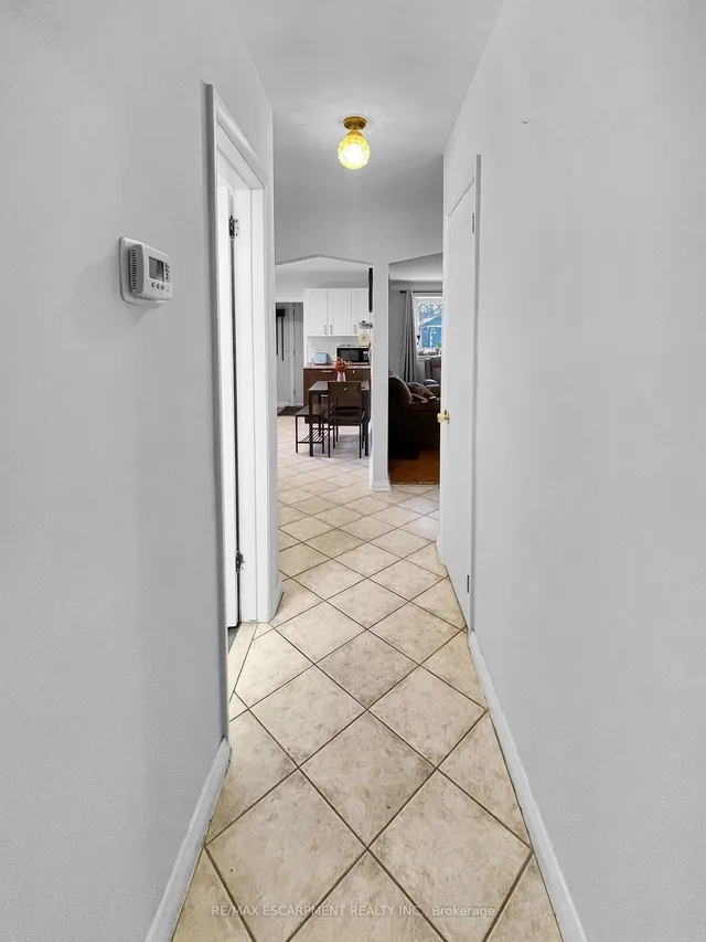 Additional image 10 of 907 Fennell Ave