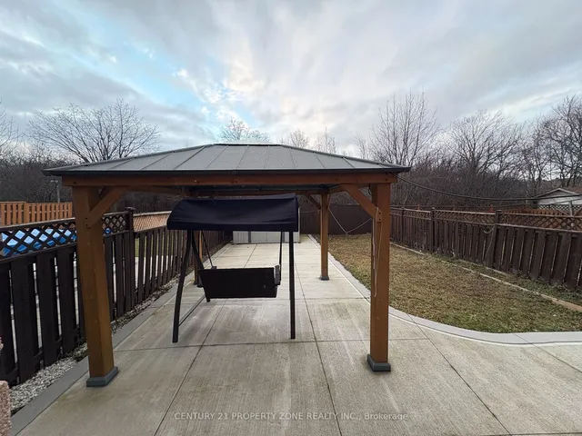 Additional image 37 of 50 Niagara Pl