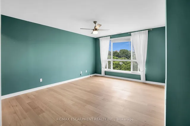 Additional image 16 of 3000 Creekside Dr Unit 807