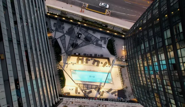 Additional image 10 of 585 Bloor St Unit 419