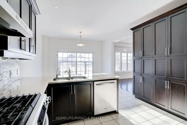 Additional image 17 of 4 Lavallee Cres