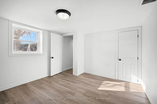 Additional image 25 of 1053 HELENA St