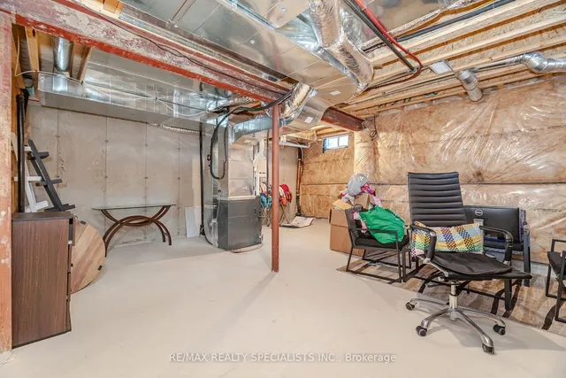 Additional image 30 of 38 Holcomb Terr