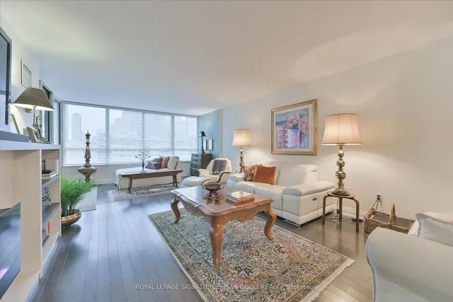 Additional image 8 of 130 Carlton St Unit 810