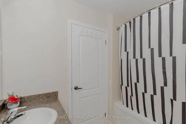 Additional image 31 of 138 Baffin Cres