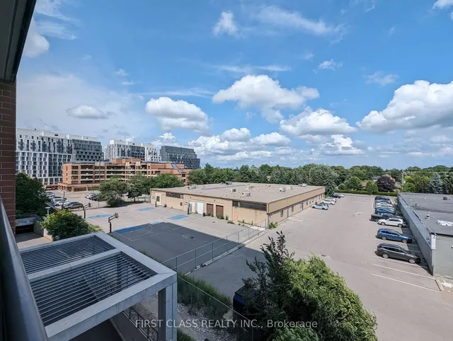 Additional image 34 of 31 Tippett Rd Unit 411