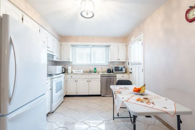 Additional image 13 of 662 West 5th St