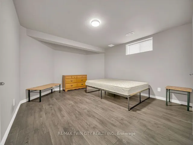 Additional image 32 of 46 Woodbine Ave