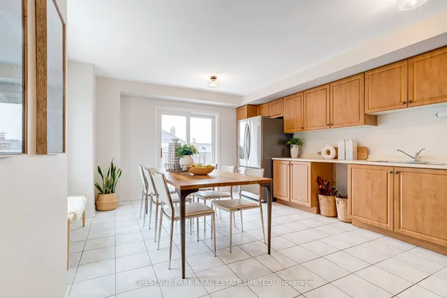 Additional image 10 of 2431 Dufferin St