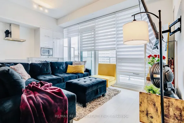 Additional image 15 of 2221 Yonge St Unit 2911